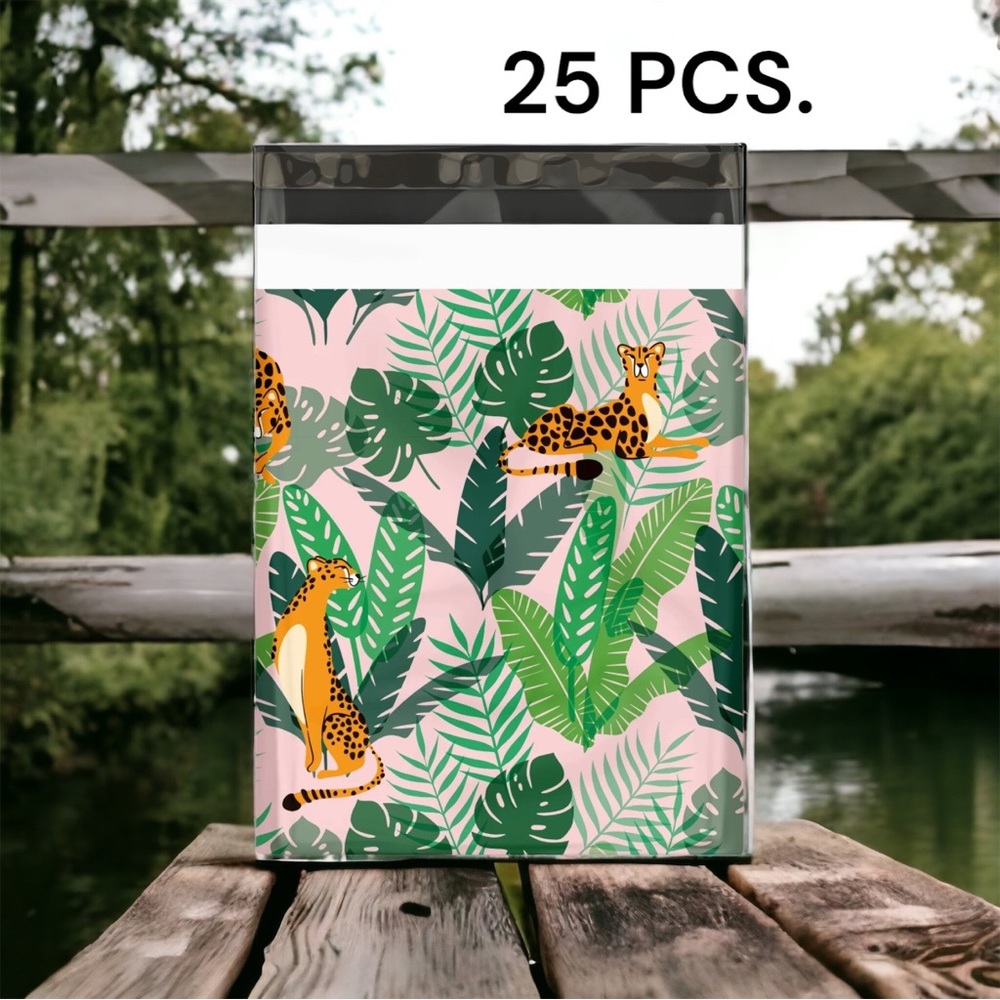25 10X13 Poly Mailers, Cheetahs, Shipping Envelopes PRICE IS FIRM - Picture 6 of 9